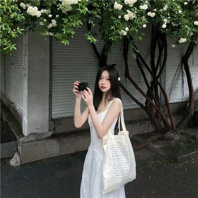 背后的她,眼前的我 海报